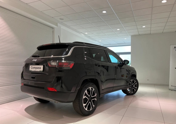 Jeep Compass cena 152737 przebieg: 5, rok produkcji 2023 z Wrocław małe 172